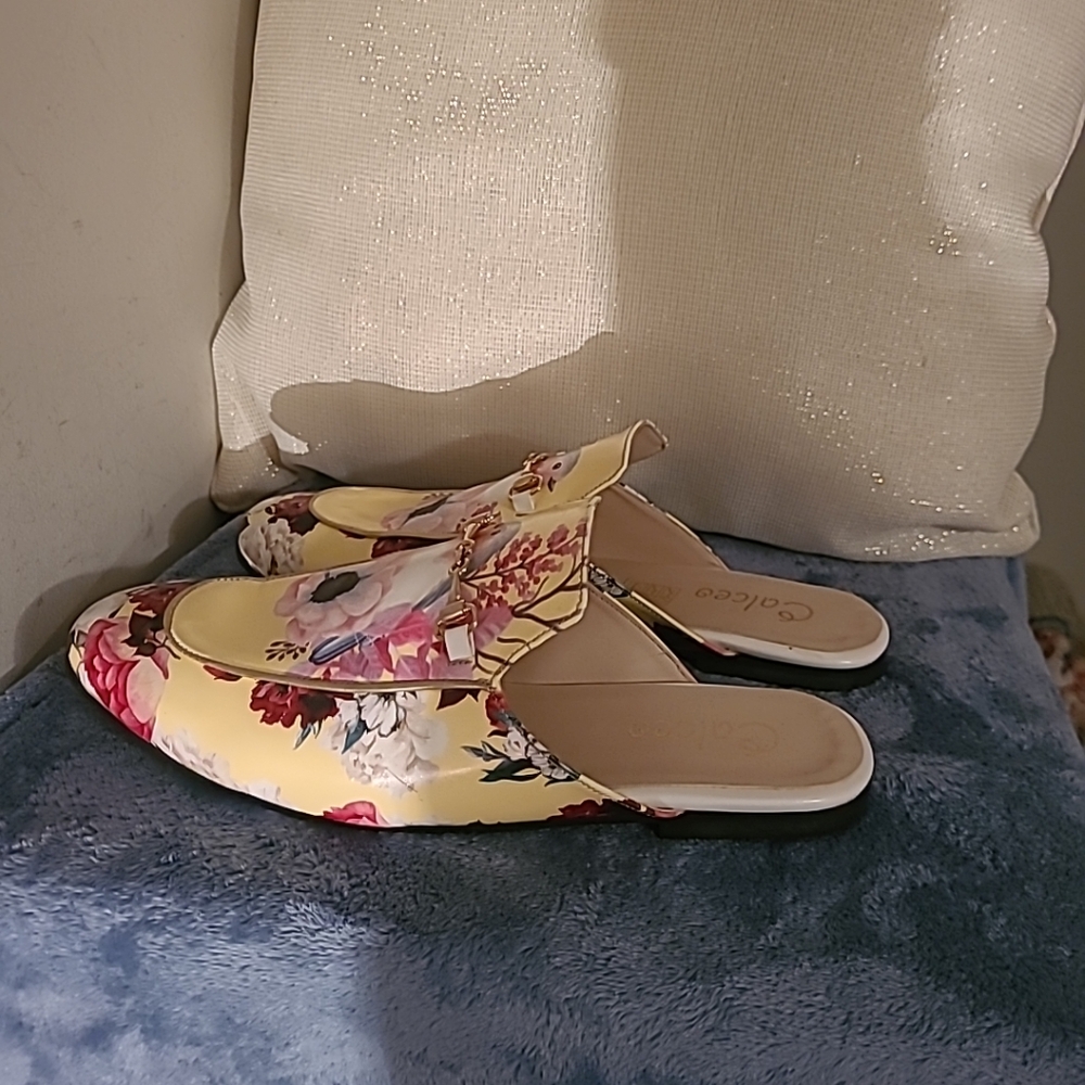 YELLOW FLORAL BIRD SLIP-ON LOAFER 41 / 10 US - Picture 3 of 5